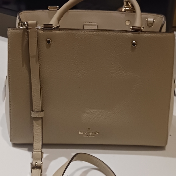 Kate Spade  Leila colorblock Medium triple compartments Satchel Versatile use. - Picture 8 of 12